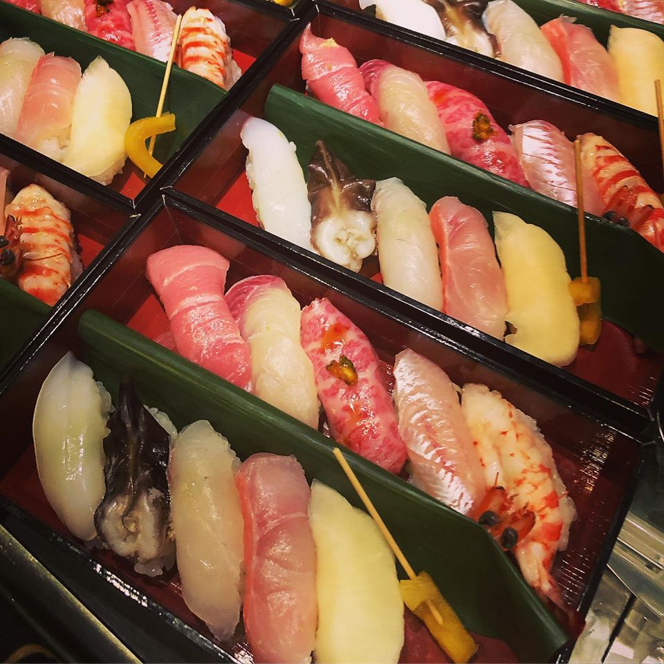 千本十草　全32客　美品　切立丸小皿　日本料理　和食　寿司　料亭　割烹等